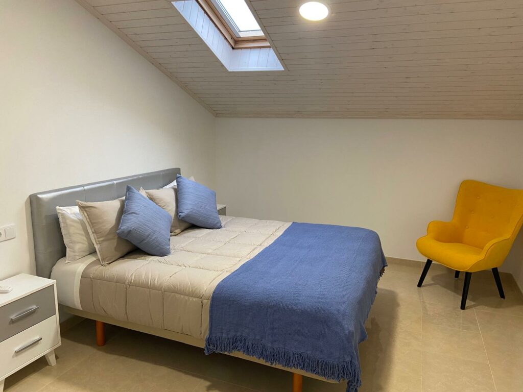 Apartamentos Turisticos Os Arcos- Portomarín Galicia- Apartamento dúplex - Cama doble