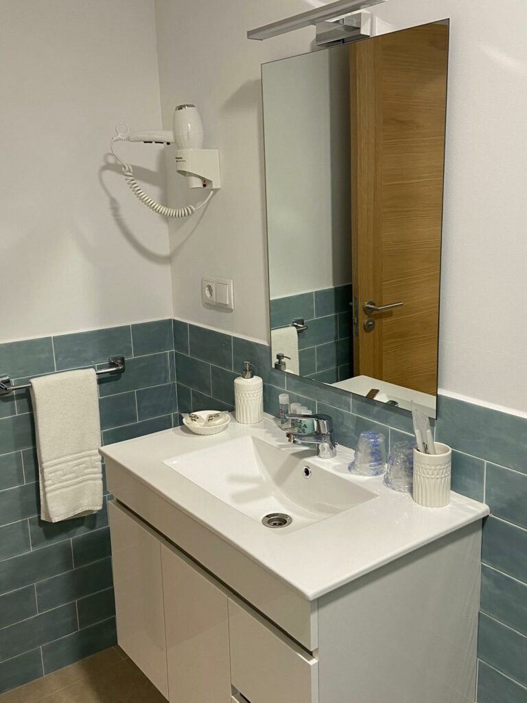 Os Arcos - Apartamento Loft Portomarín Galicia - lavabo